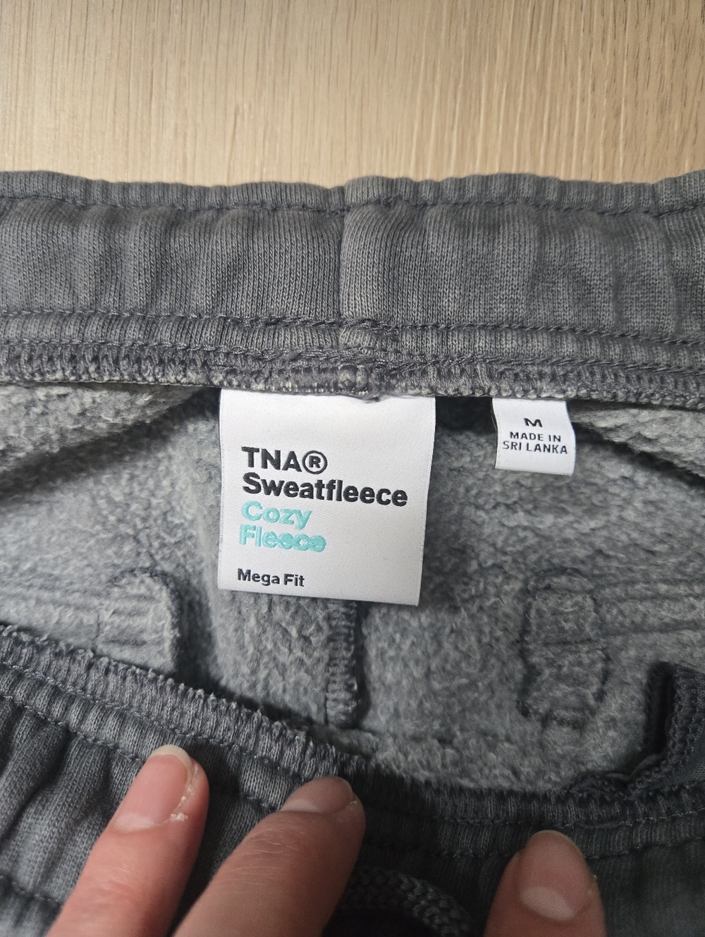 ARITZIA TNA Mega Cargo Sweatpant size M - Picture 5 of 10